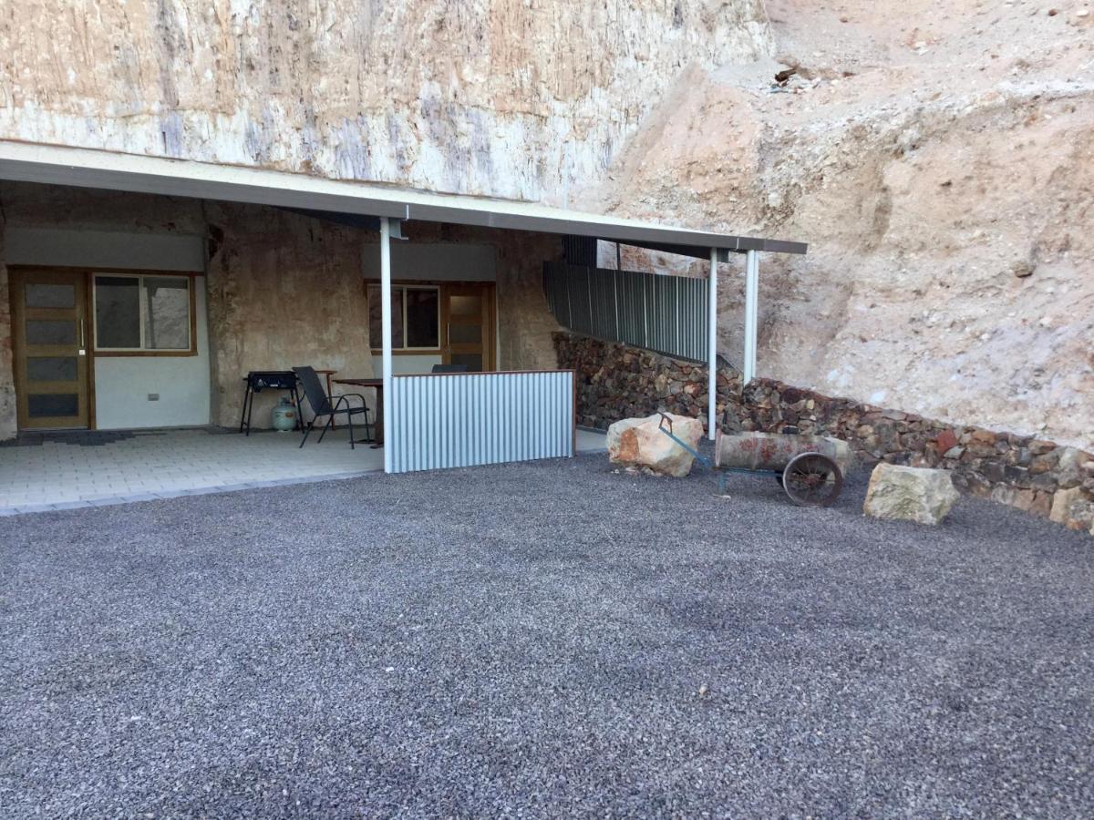 Dug Out B&B Coober Pedy Exterior photo