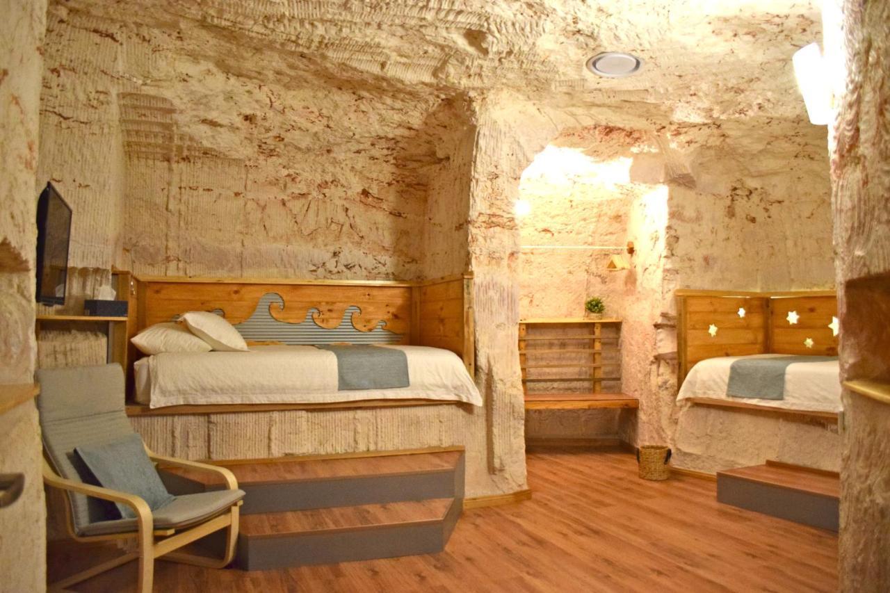 Dug Out B&B Coober Pedy Exterior photo